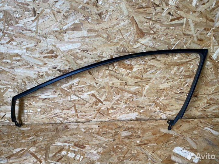 Обшивка рамки двери передняя левая Toyota Avensis