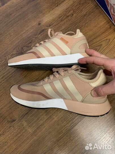 Кроссовки adidas