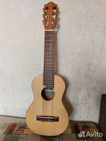 Тревел гитара, гиталеле Yamaha