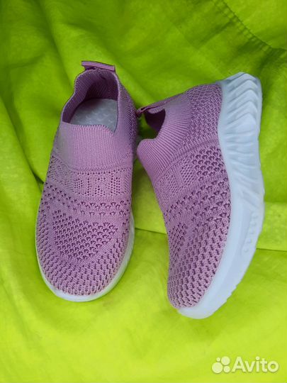 Розовые изики слипоны 25