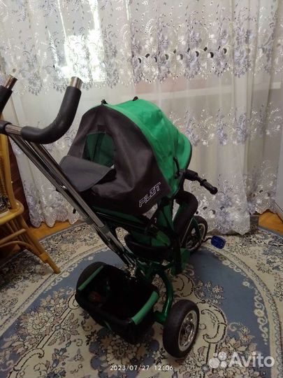 Трехколесный велосипед с родительской ручкой