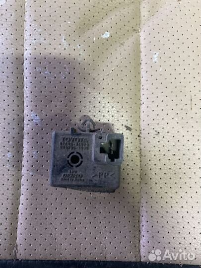 Реле поворотов toyota camry 40 9329