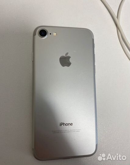 Телефон iPhone 7