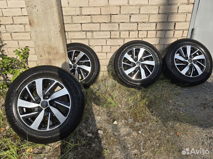 Continental ContiCrossContact LX 215/65 R16