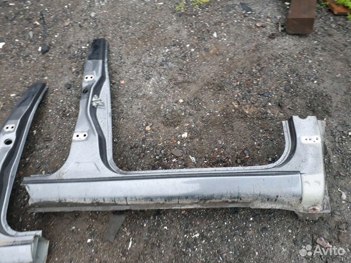 Порог правый со средней стойкой Chery Tiggo T11