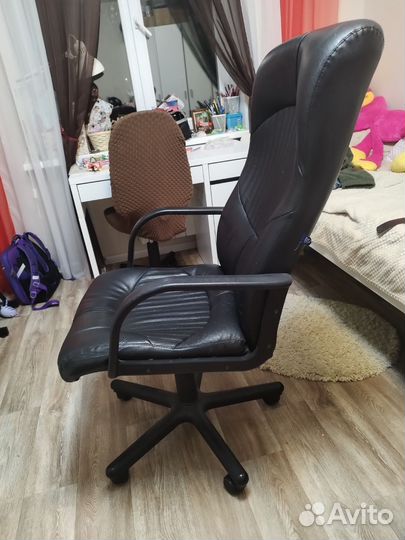 Кресло кожаное компьютерное