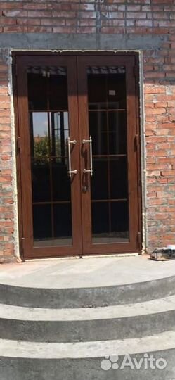 Пластиковая дверь