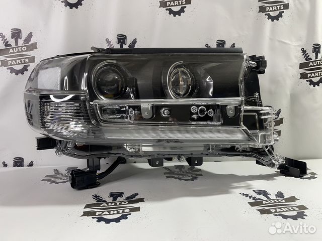 Фара правая Toyota Land Cruiser 200