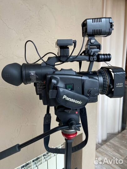 Видеокамера Panasonic AG-DVX100B