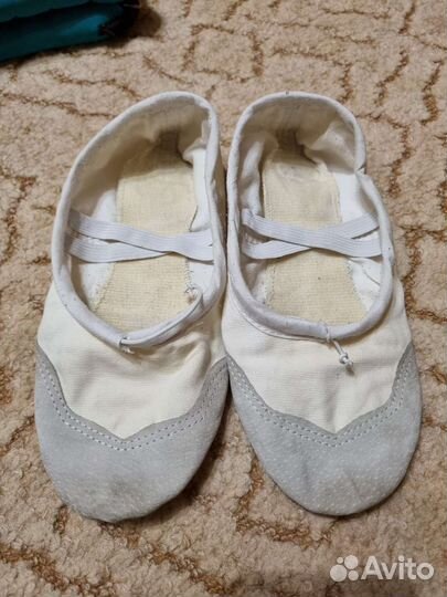 Костюм для выступлений + чешки белые в подарок