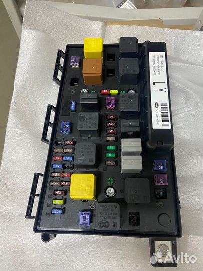 Новый блок предохранителей Astra H/Zafira B