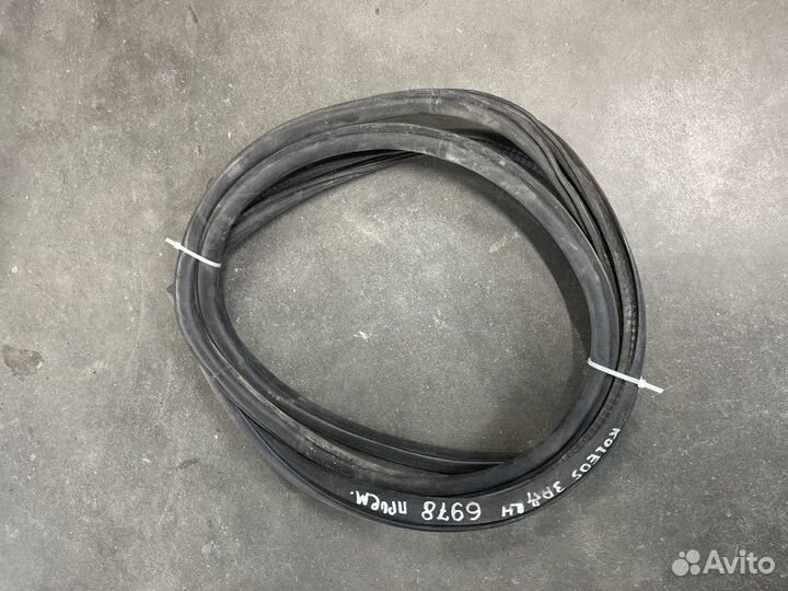 Уплотнитель двери Renault Koleos 1 HY0