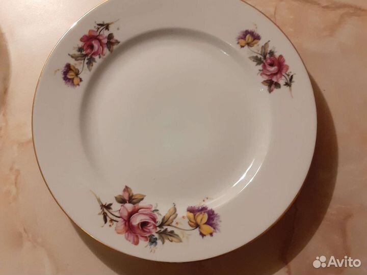 Тарелки Болгария Фарфор