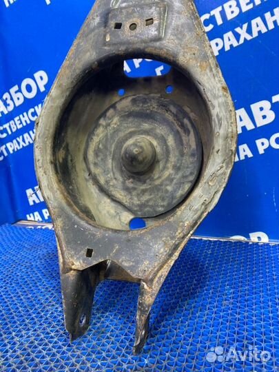 Задний рычаг под пружину Bmw E36 седан 1996