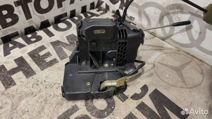 Замок передней двери левый Mercedes W203