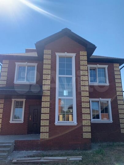 Коттедж 210 м² на участке 8 сот.