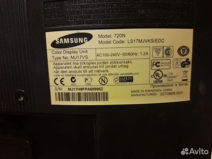 Монитор Samsung