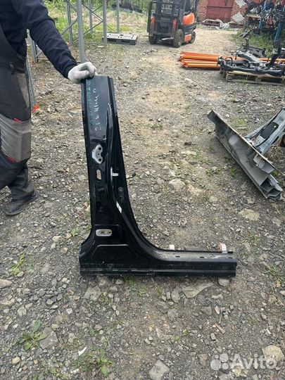 Стойка кузова (4) правая Toyota Prius A ZVW41