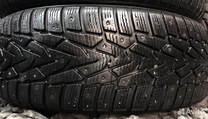 Nokian Tyres Hakkapeliitta 7 215/65 R16