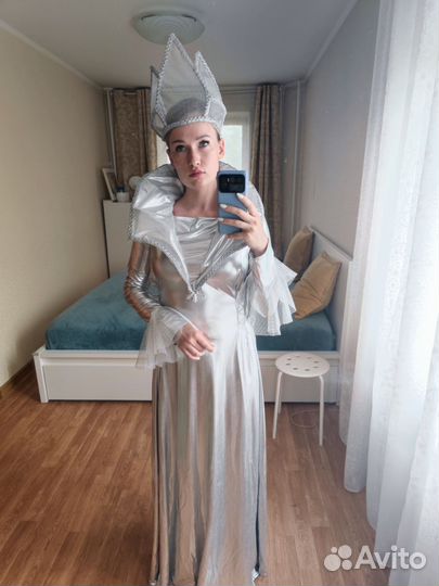 Карнавальный костюм снежной королевы