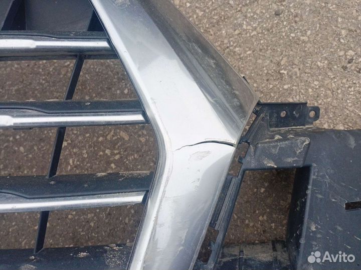 Решетка радиатора Audi Q7 4M 2