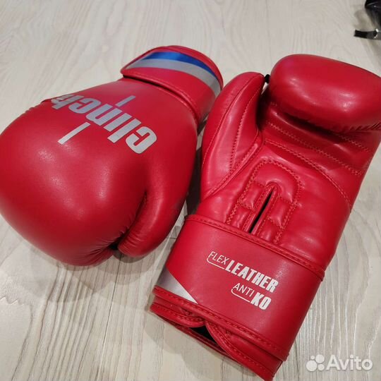 Боксерские перчатки