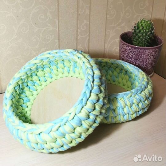 Корзинка вязаная