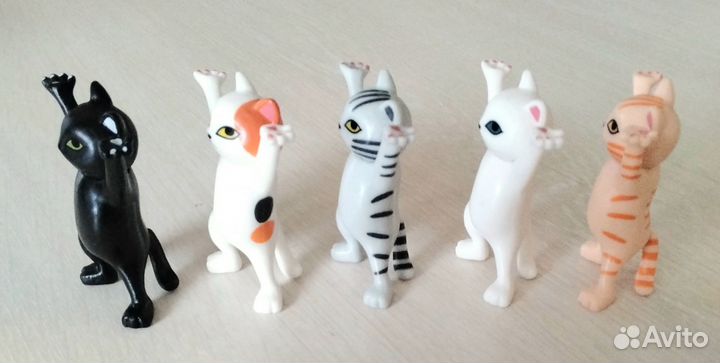 Танцующие котики