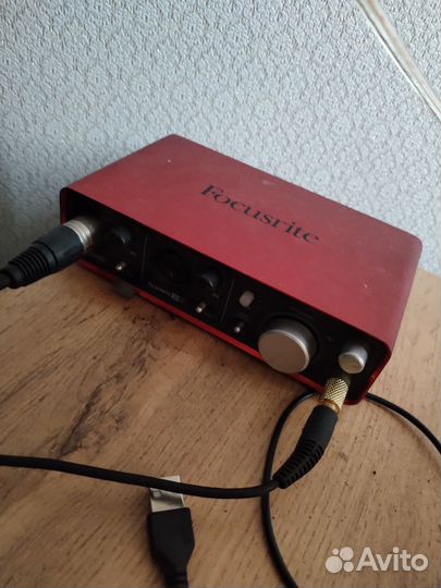 Focusrite scarlett 2i2