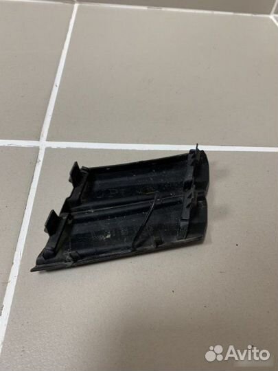 Заглушка буксировочного крюка Toyota Camry V70