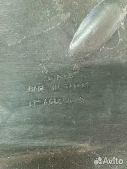 Локер передний правый для audi a8 d3