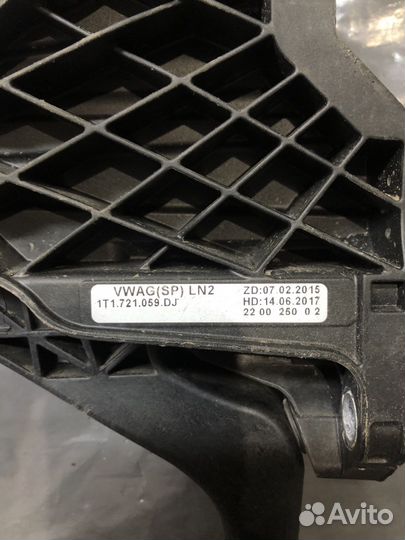 Педали на Volksvagen caddy 2017