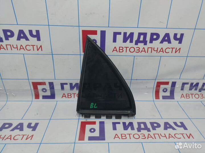 Стекло двери задней левой форточка Toyota Corolla