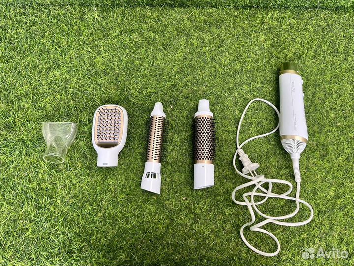 Фен-щетка Philips HP8663 Essential Care, белый