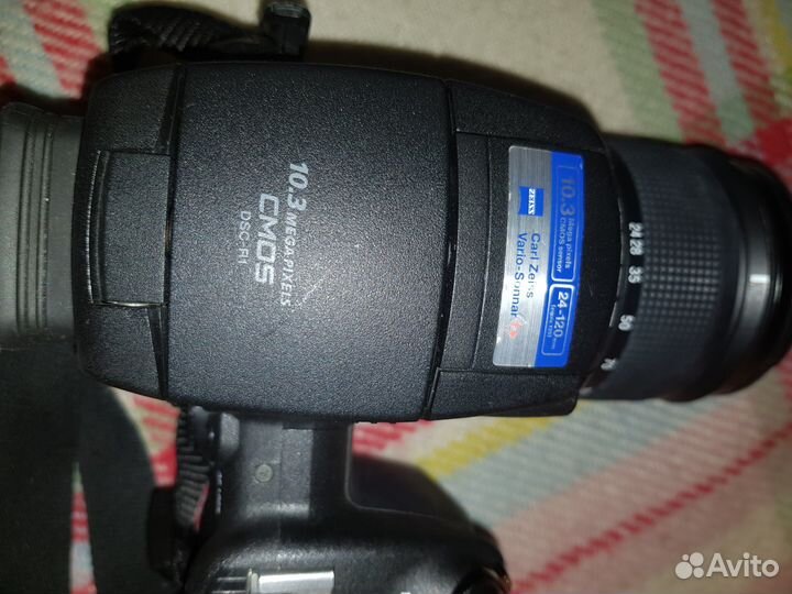 Продается фотоаппарат в отличном состоянии sony