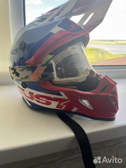 Продам шлем в идеальном состоянии