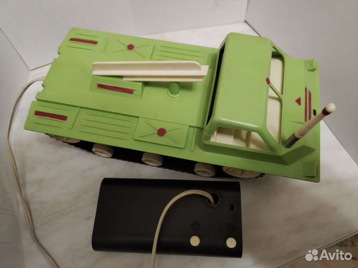 Игрушка электромеханическая - военный ракетовоз