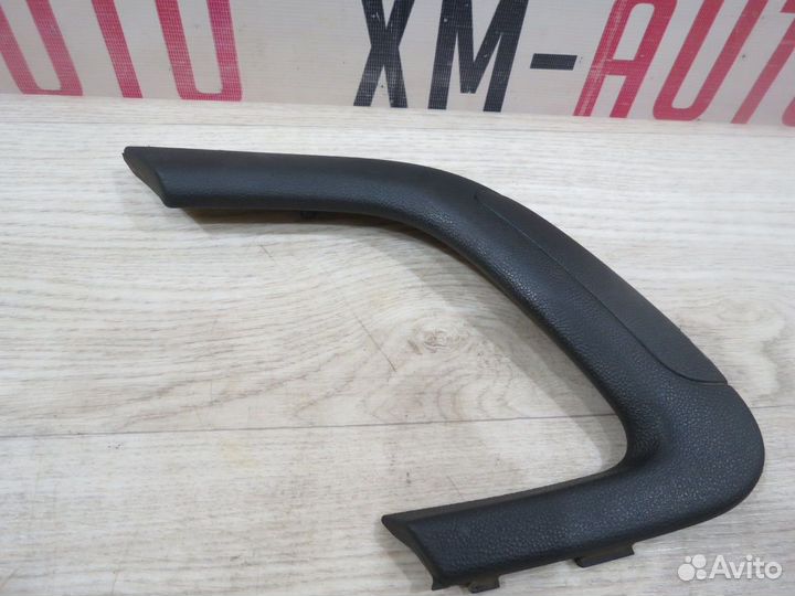 Накладка ручки передняя левая Skoda Fabia