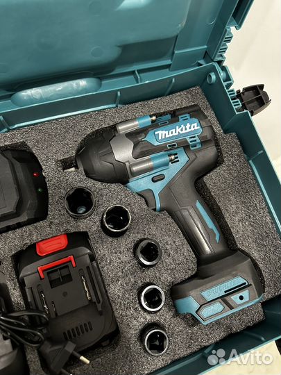 Гайковерт аккумуляторный 700 ньютон