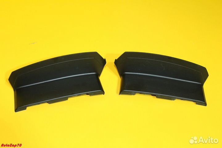 Nissan Patrol (Y62) Накладка левого фонаря