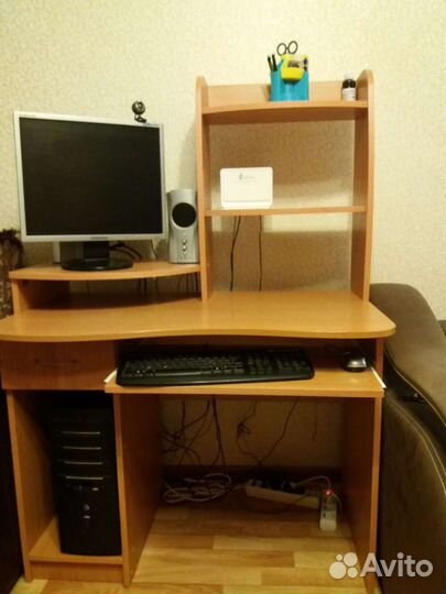 Стол компьютерный