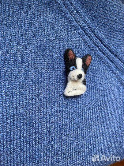 Валяная брошь