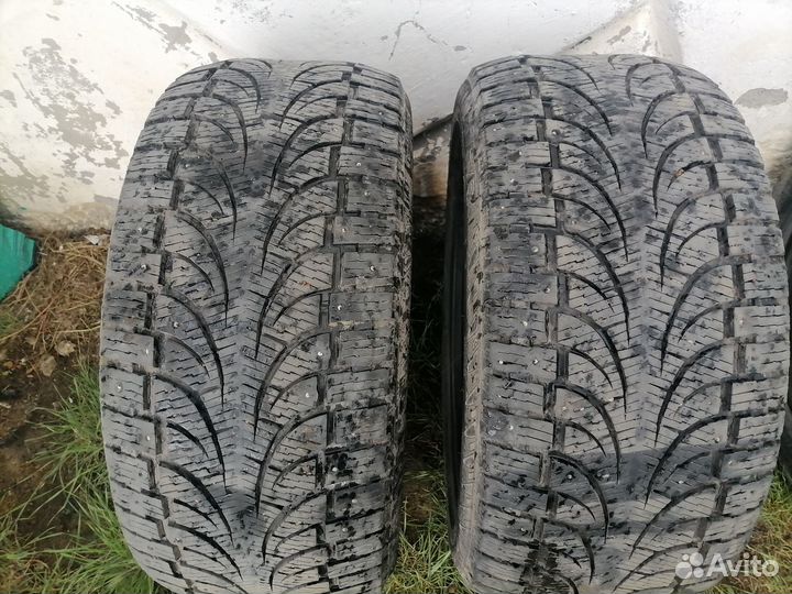 Pirelli Formula Ice 275/40 R20 и 315/35 R20