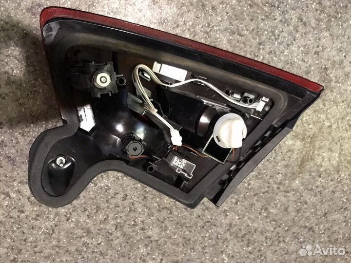 Фонарь крышки багажника левый Ford Mondeo 4 10