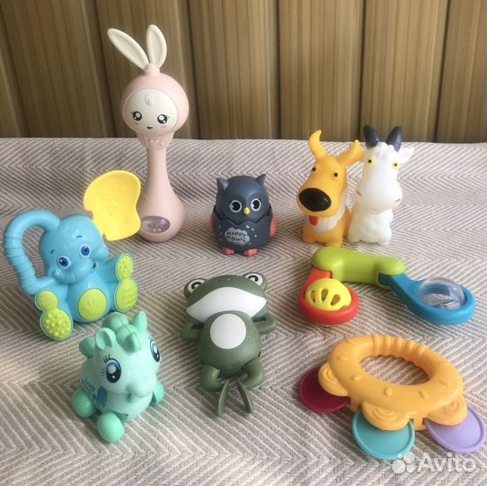 Развивающие игрушки для малышей пакетом