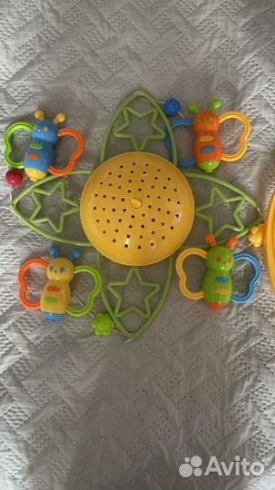 Погремушка на кровать