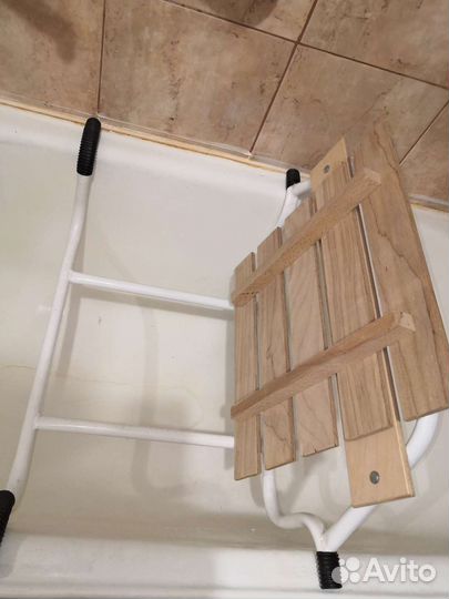 Сиденье на ванну