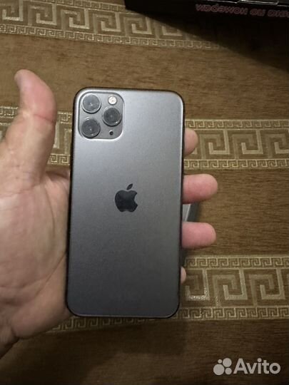 Телефон iPhone 11 про