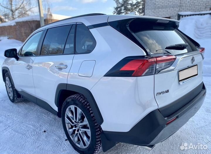 В разборе Toyota RAV4 2019 год