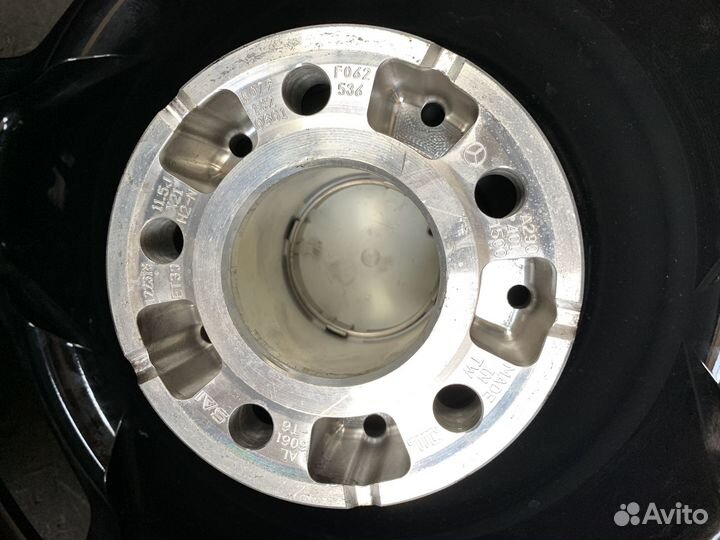 Зимние колеса оригинал Mercedes AMG GT X290 R21